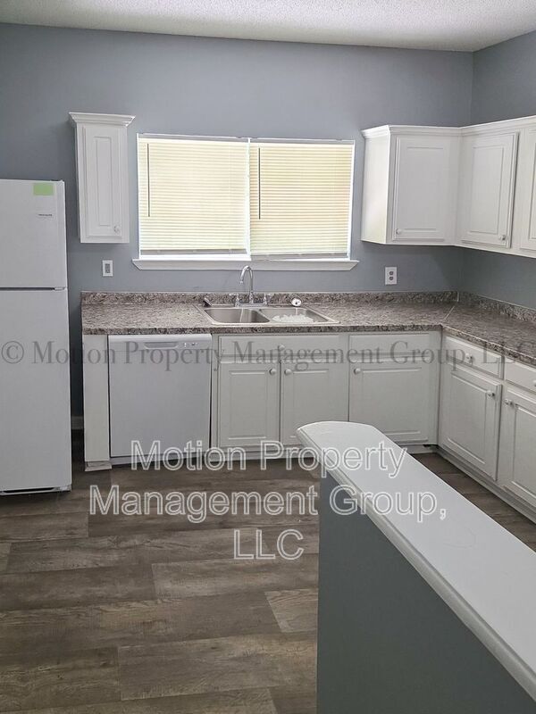 Building Photo - 6710 Sunset Hills Blvd