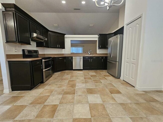 Building Photo - 9847 Crenshaw Cir
