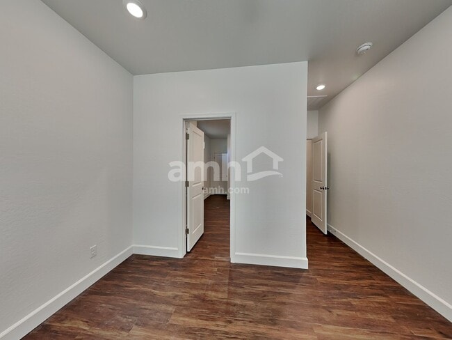 Building Photo - 17166 W Lawrence Ln