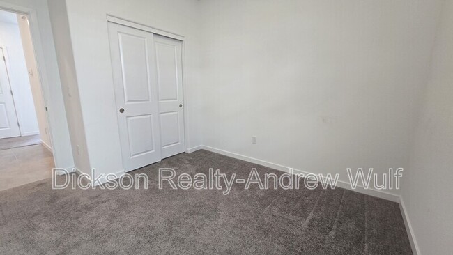 Building Photo - 401 Pasillo Ct