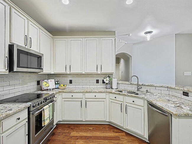 Building Photo - 5004 Rain Forest Dr