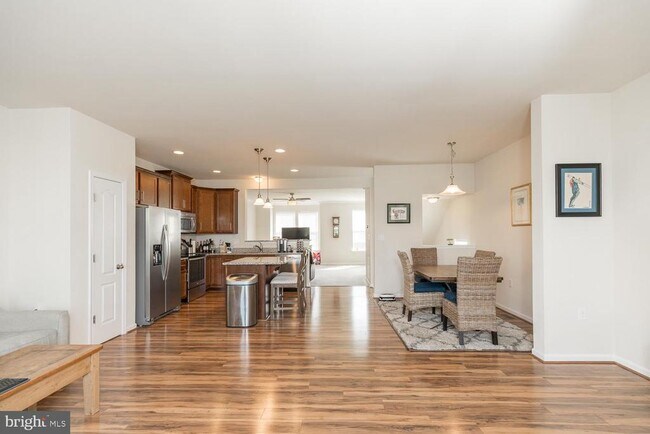 Building Photo - 155 Schramm Lp