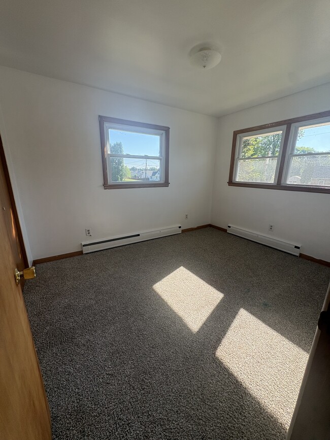 Building Photo - 108 N Brewer Dr