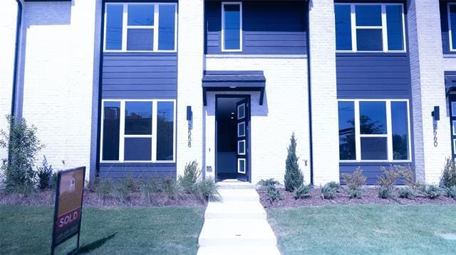 Building Photo - 2558 Campden Mews