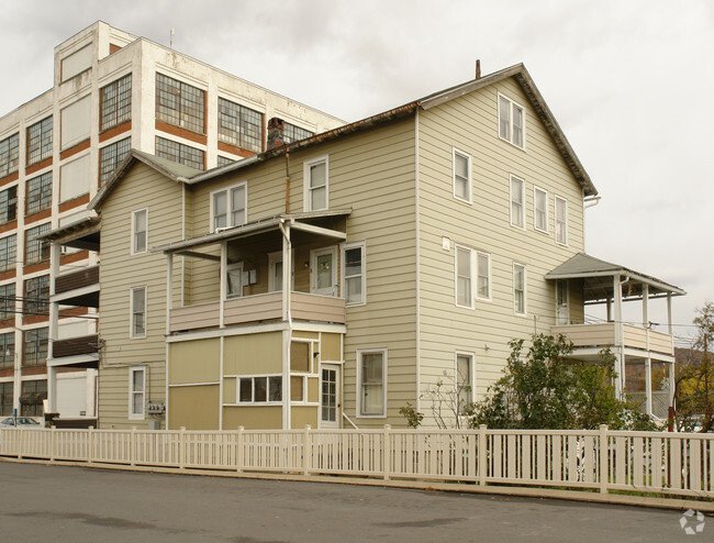 Building Photo - 521-523 Arch St