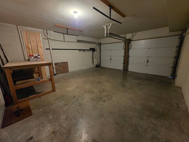 Building Photo - 203 Halladay St