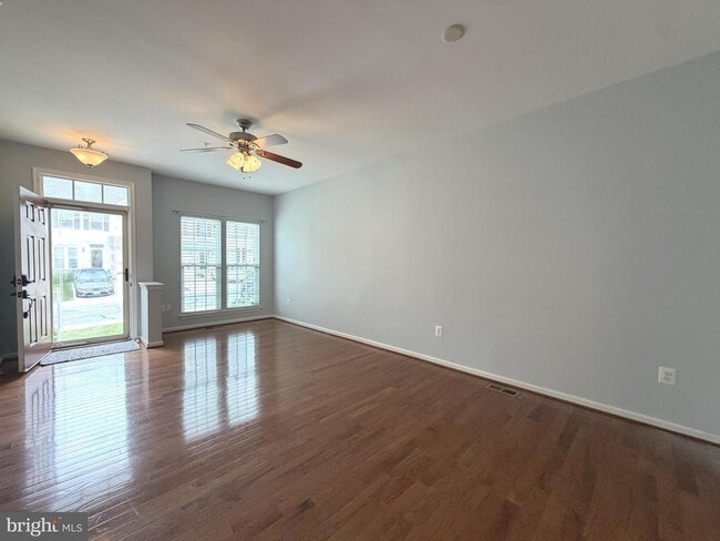 Building Photo - 2911 Lomond Pl