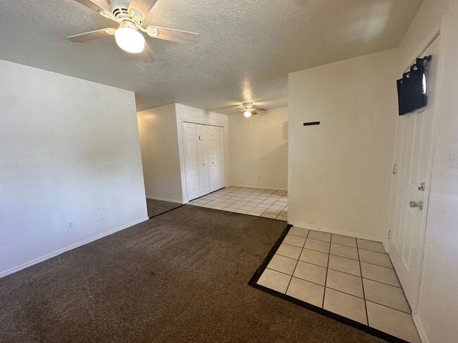 Building Photo - 2 bedroom 2 bathroom duplex available for ...