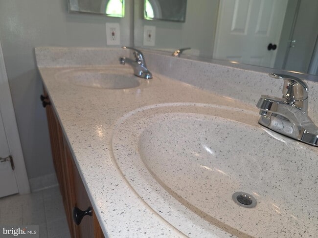 Building Photo - 12120 Apache Tears Cir