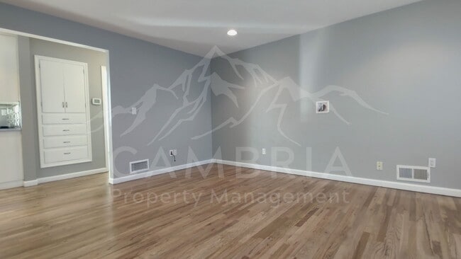 Building Photo - Beautiful 4 Bedroom Home in Sugarhouse