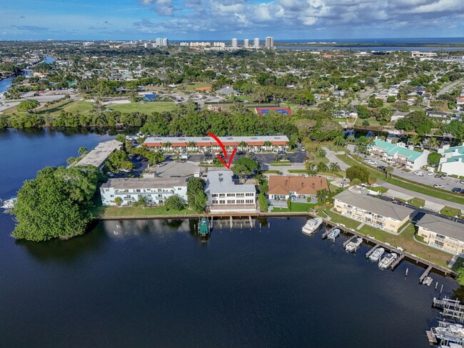 Building Photo - 624 Southwind Cir