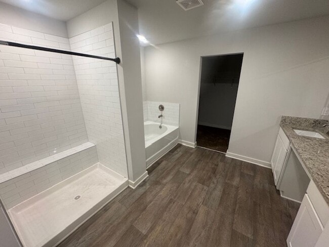 Building Photo - 705 Windstream Dr