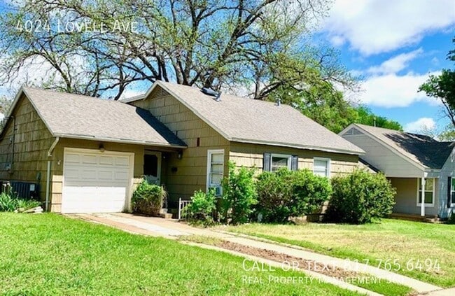 Primary Photo - 4024 Lovell Ave