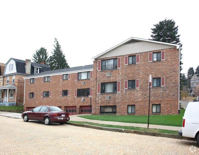 Exterior building photo - 579 Dawson Ave