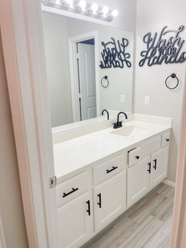 Building Photo - 21130 American Yellowwood Pl