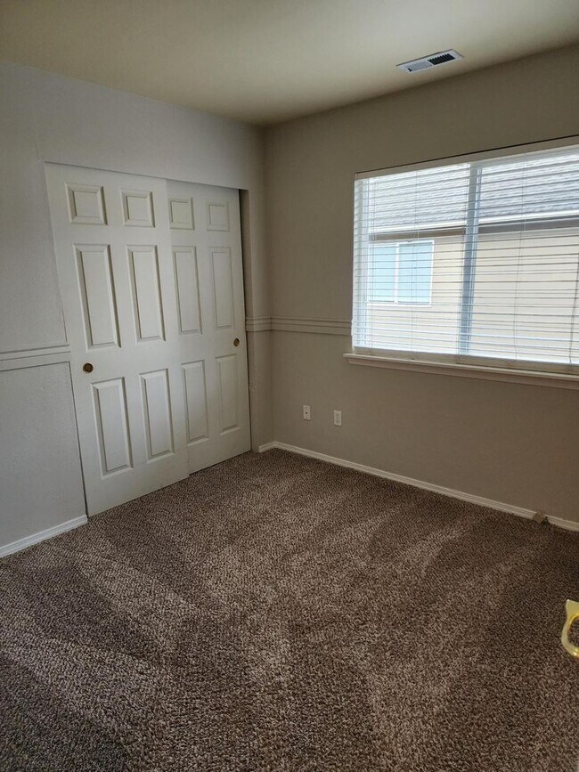 Building Photo - **$200 Move In Special**Beautiful 4 bed 2.5 Bath Home in South Hill Puyallup