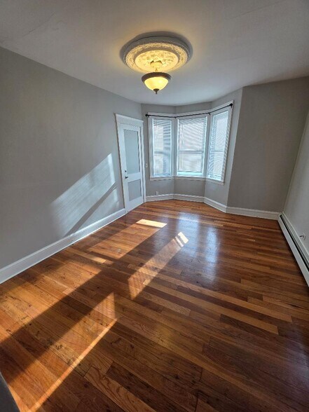 Building Photo - 1066 Bedford St