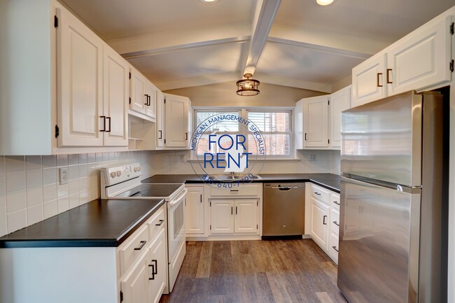 Building Photo - 5093 Spinning Wheel Dr