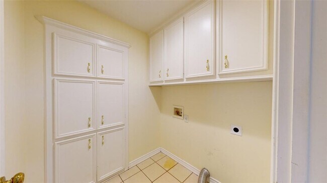 Building Photo - 327 Bernburg Ln