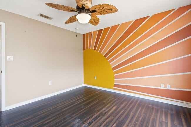 Building Photo - 3 Bedroom in Crestview!!