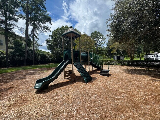 Building Photo - Fall Into Savings –$1,000 off 1st months r...
