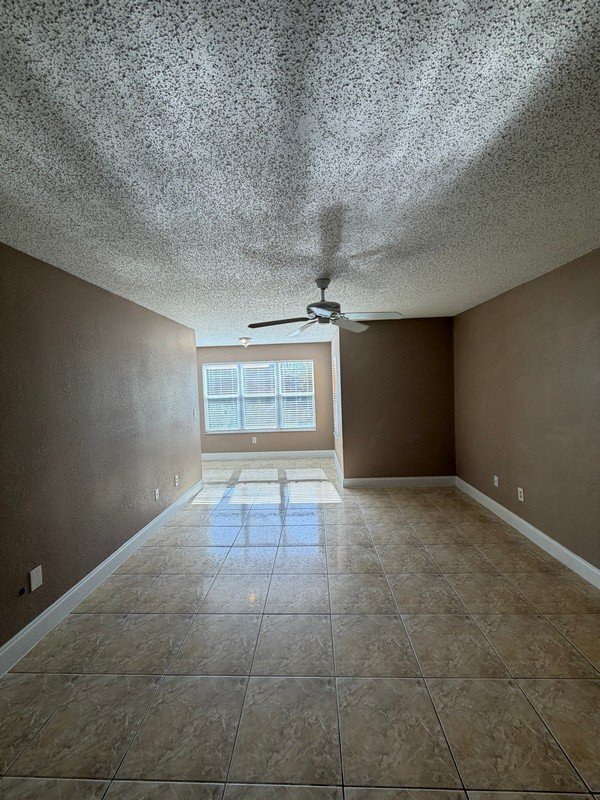 Building Photo - 4658 Commander Dr