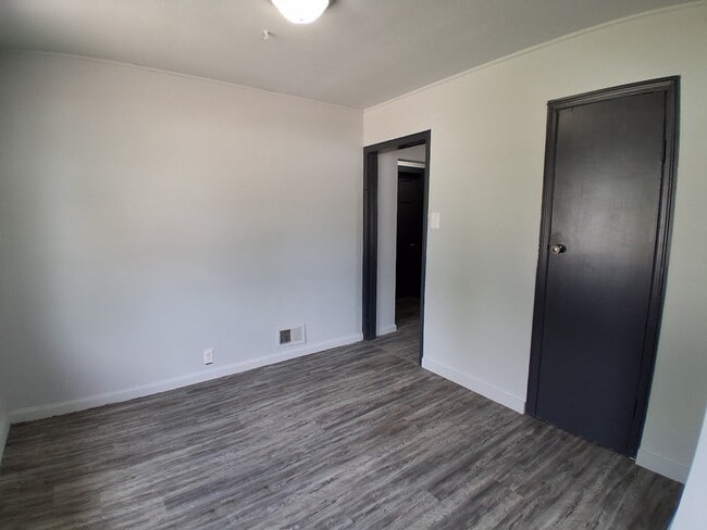 Building Photo - 1497 E Fairchild St