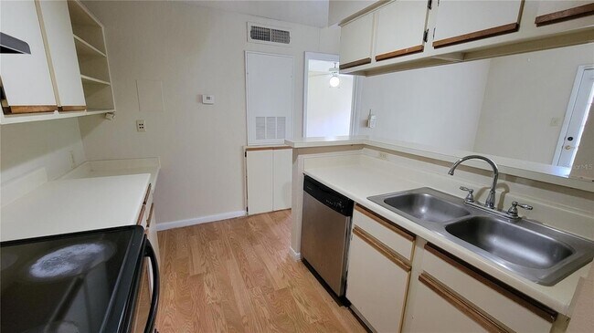 Building Photo - 5500 Devonbriar Way