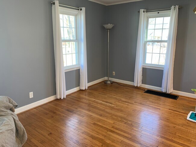 Building Photo - 3713 Busse St