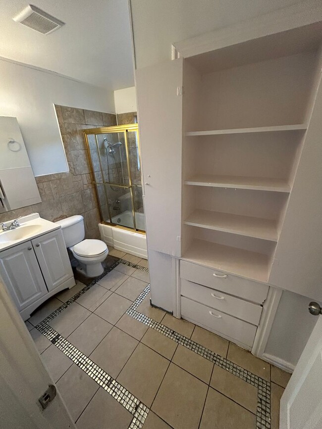 Building Photo - Upgrade your living arrangements