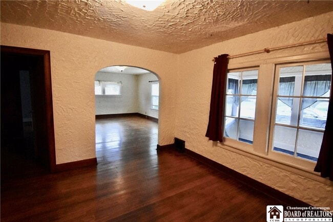Building Photo - 164 E Terrace Ave