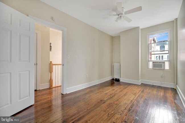 Building Photo - 618 Columbia Rd NW