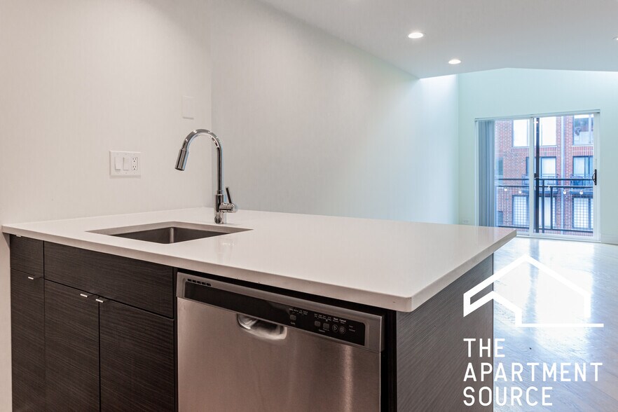 Building Photo - 939 W Grace St