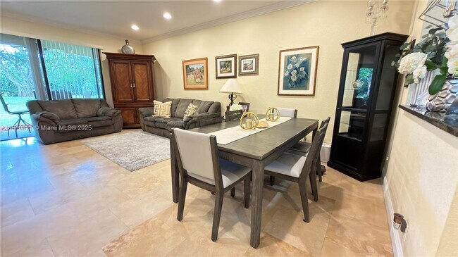 Building Photo - 3887 Tree Top Dr