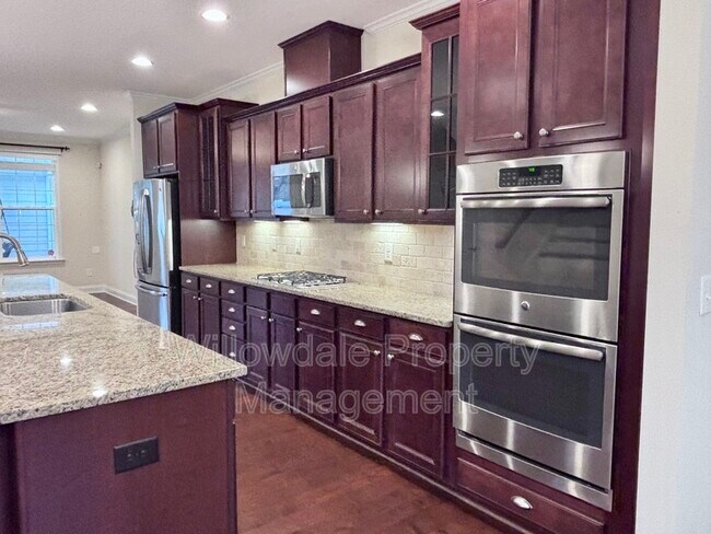 Building Photo - 136 Spring Pine Ln