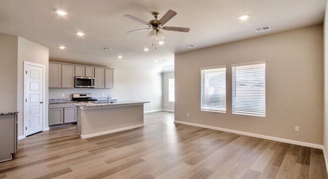 Building Photo - 10521 SW 41st St