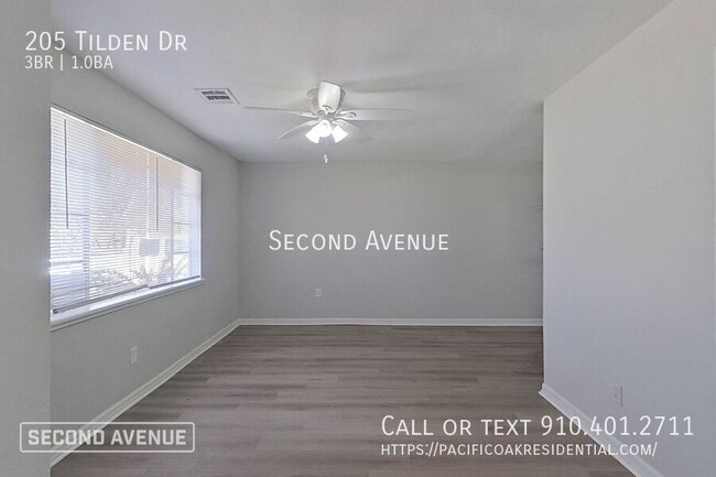 Building Photo - LIMITED TIME: $750 off second month’s rent...