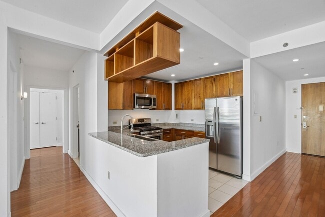 Building Photo - 20 Newport Pkwy