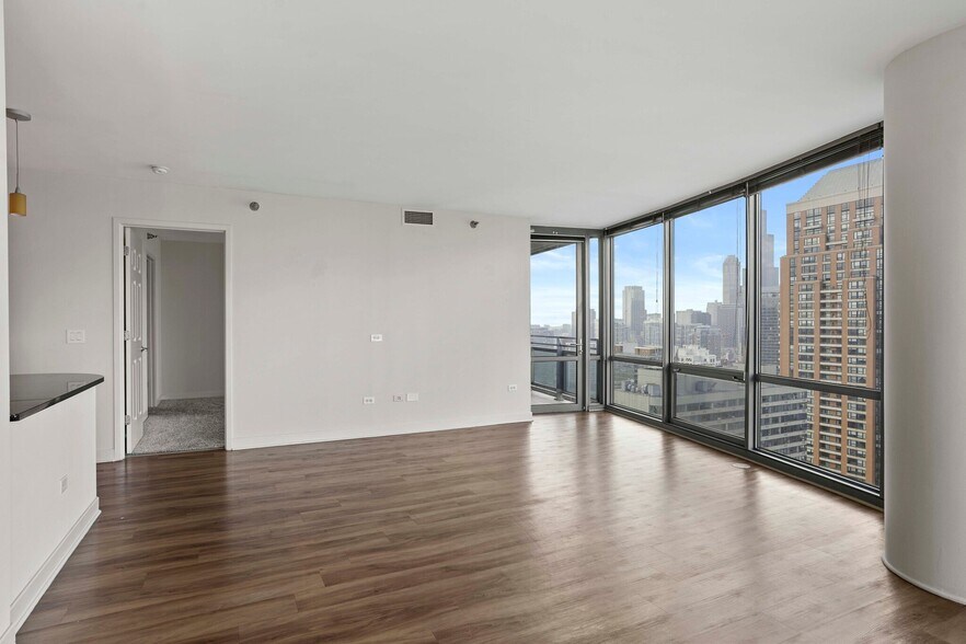 Building Photo - 1253 S Michigan Ave