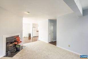 Building Photo - 1216 Chatham Rdg