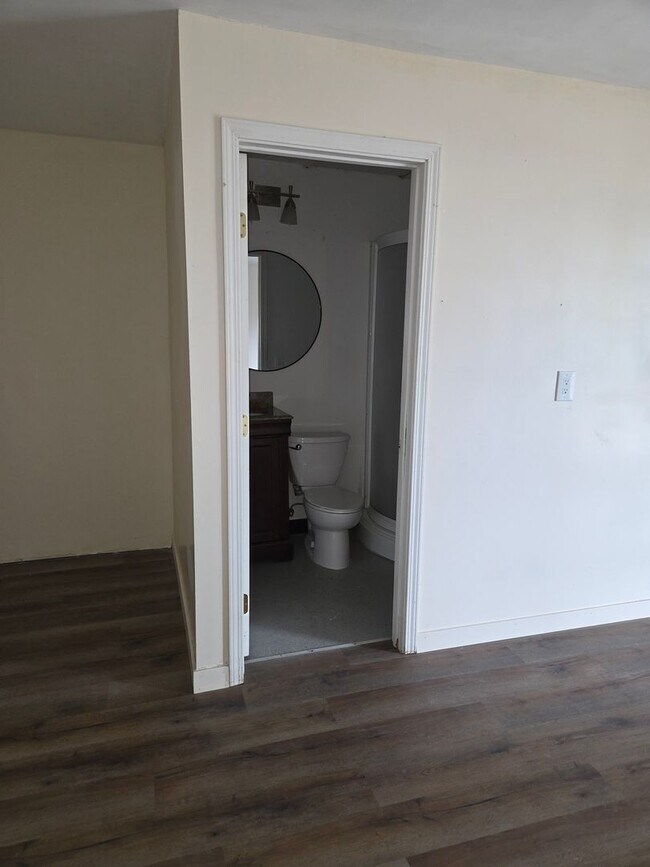 Building Photo - PRIVATE 3 bed/3 bath HOME + Office. NO OTHER UNITS ON PROPERTY.