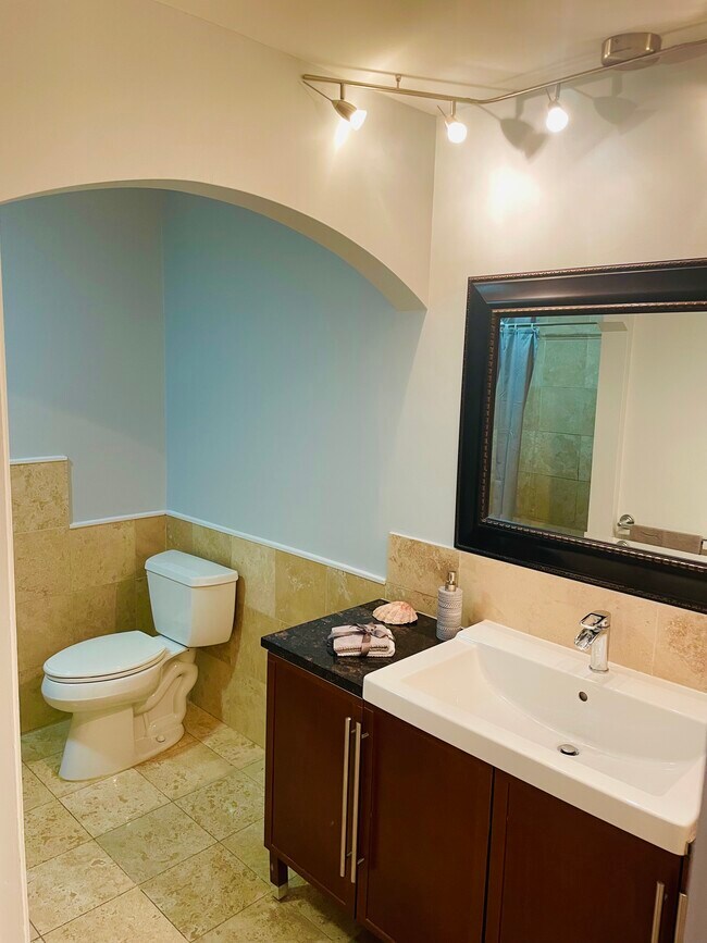 Building Photo - 16W535 79th St