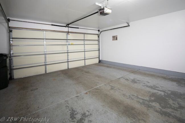 Building Photo - 1890 Fredericksburg Ln