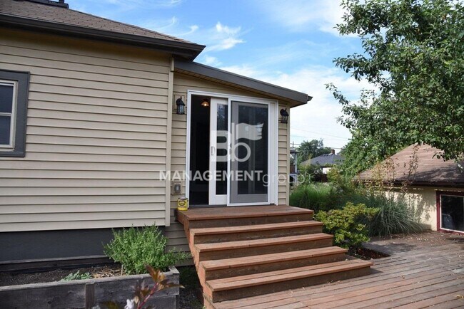 Building Photo - 3502 SE 13th Ave