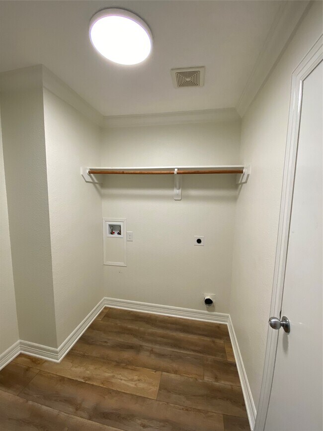 Building Photo - 2915 Beacon Grove St