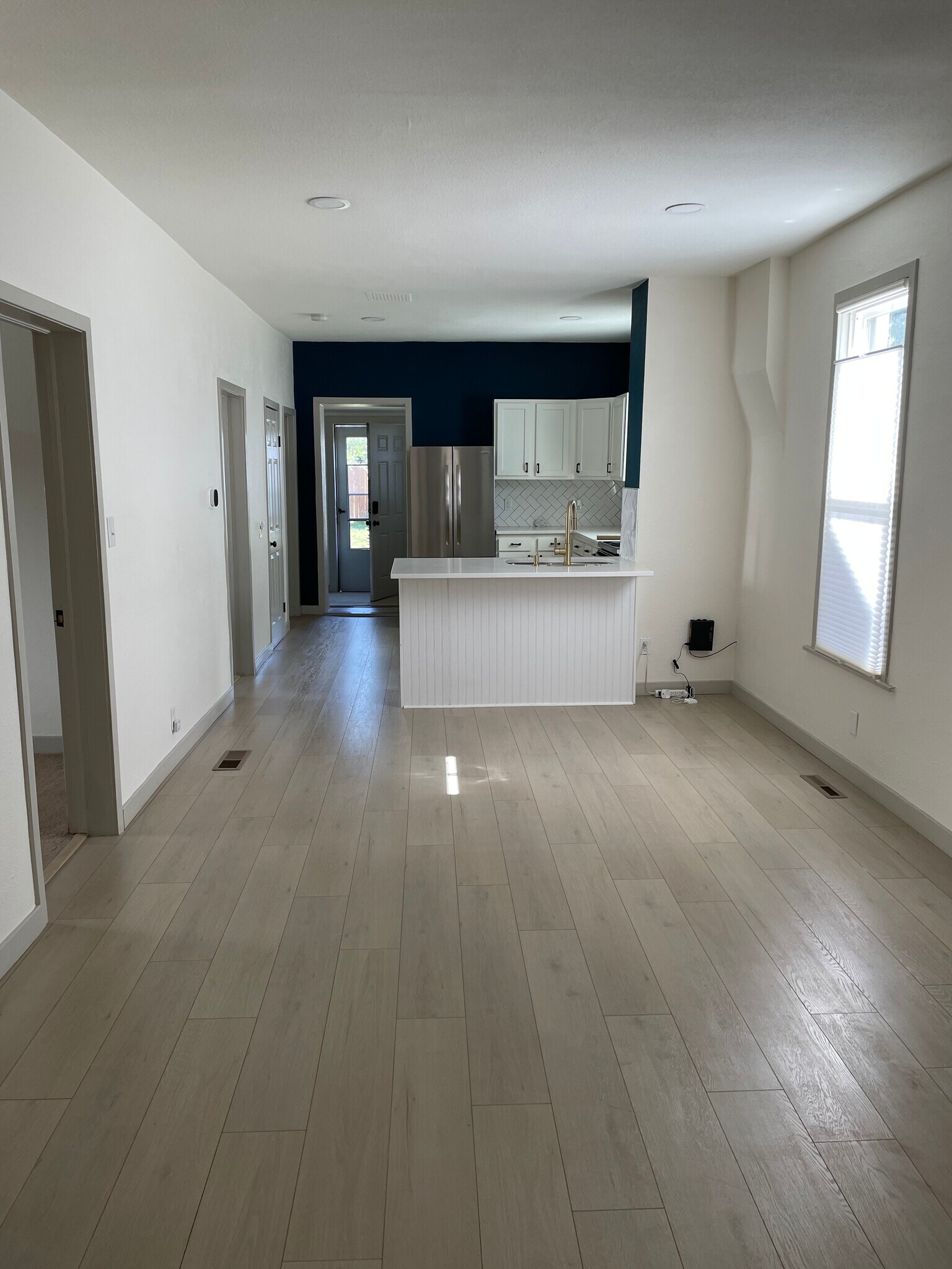 Common Area facing Kitchen - 3136 N Elizabeth St