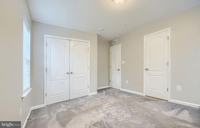 Building Photo - 601 Long Wall Dr