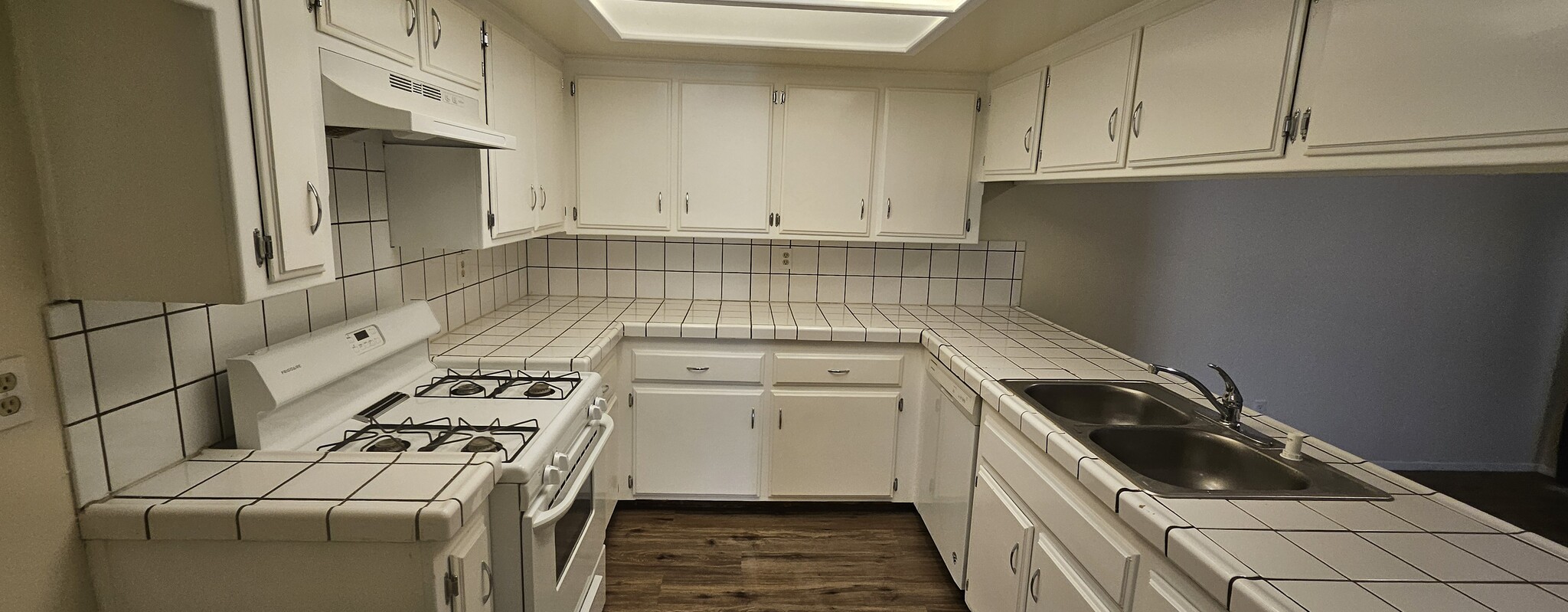 Kitchen - 5516 Ramona Ct