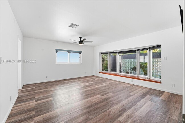 Building Photo - 401 Coconut Isle Dr