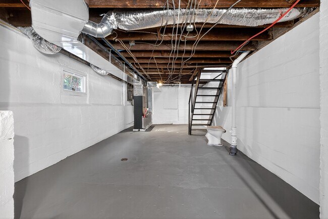 Building Photo - 854 John F. Kennedy Blvd